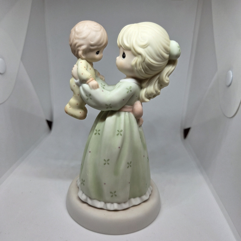 Precious Moments "Happiness is Being a Mom" Item #115926